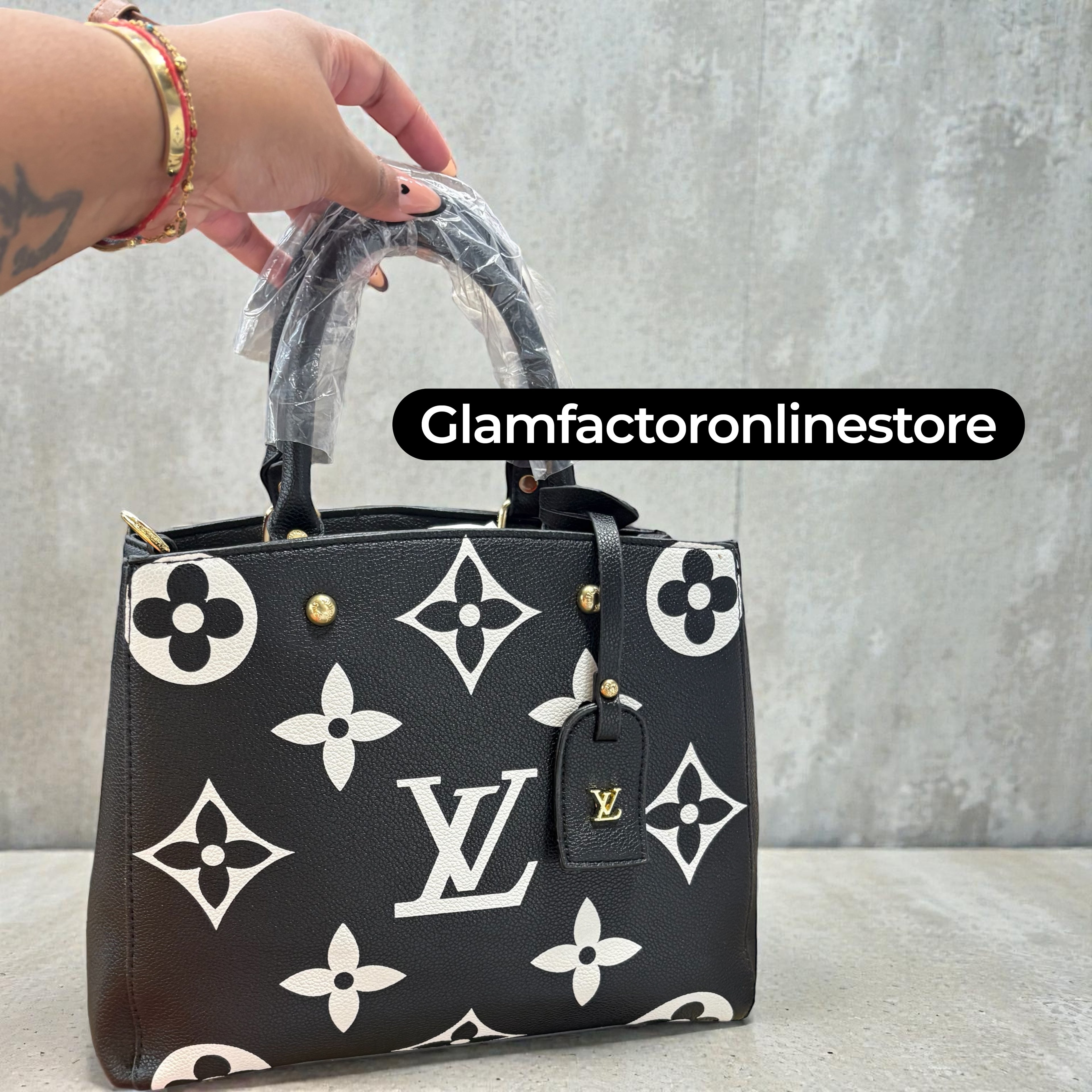 LV Black